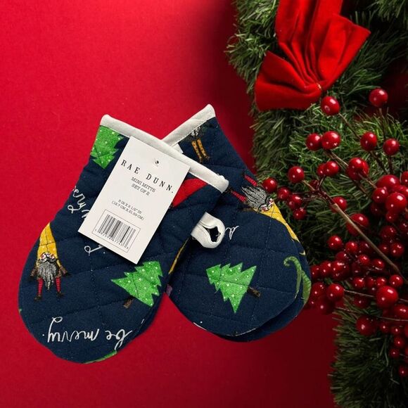 Rae Dunn Christmas Mini Mitts Sett Of 2 - Picture 1 of 1